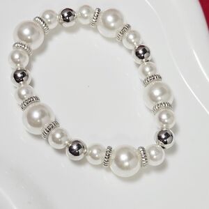 Elegant Pearl & Silver Bracelet White Beaded Minimal Bridal Chic Modern Classic